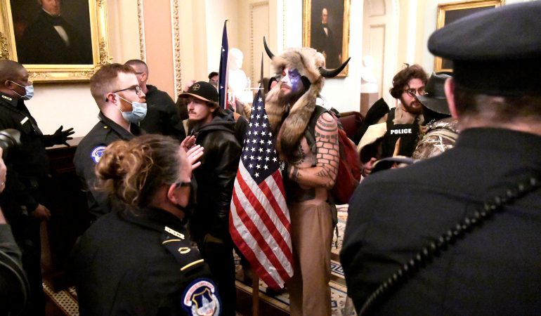 التحقيق في تهديدات موجهة لأعضاء في الكونغرس الأمريكي