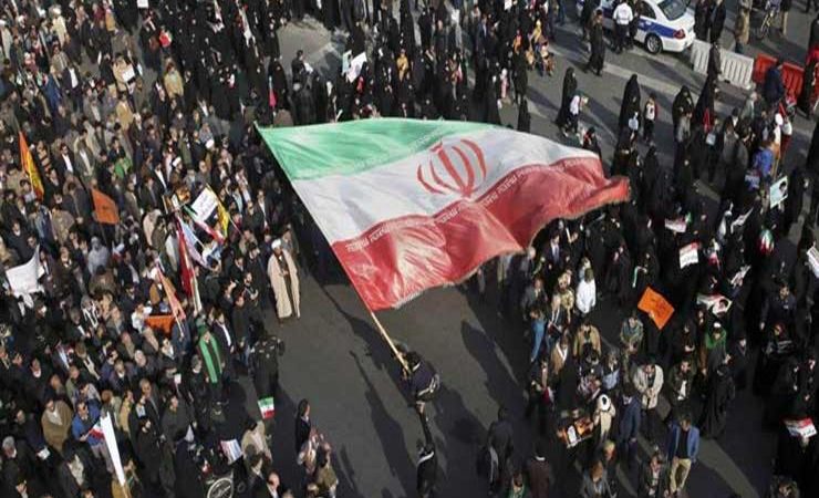 متظاهرون في طهران : “الموت لروحاني و للمفسدين الاقتصاديين”