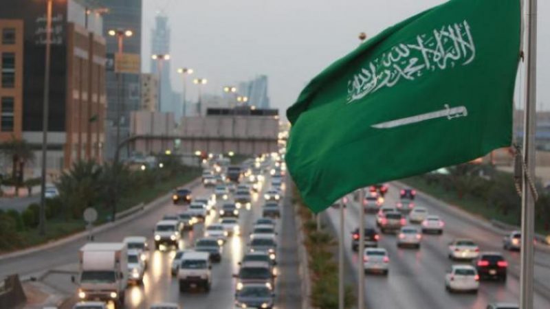 السعودية.. منع إطلاق عبارة “خادمة” على العاملة المنزلية