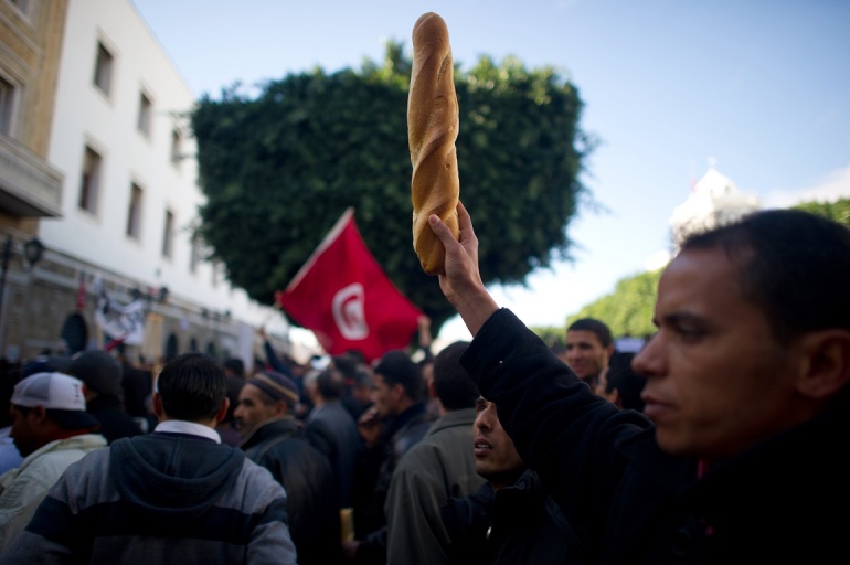 تونس في مواجهة دوامة الديون العمومية