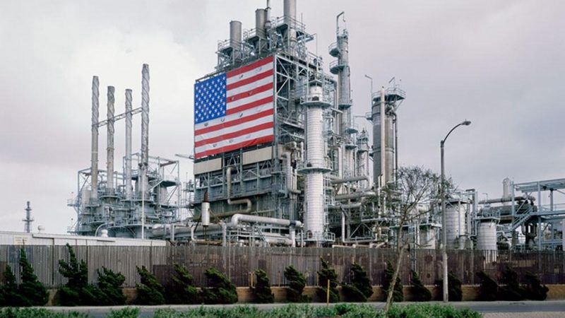 واشنطن تراقب إمدادات الوقود بعد إغلاق شبكة “كولونيال بايبلاين” إثر هجوم إلكتروني