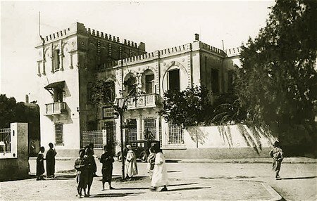 أنشئت في سنة 1907، مدرسة سيدي زيان بالمدينة القديمة بوجدة أول مؤسسة تعليمية عصرية بالمغرب