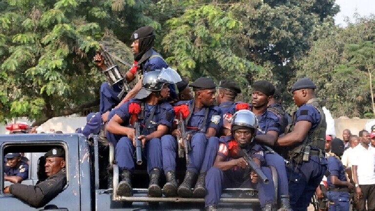 مسلحون بالمناجل يقتلون 30 شخصا في الكونغو
