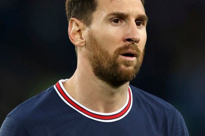 لابورتا تمنى لو أن ميسي عرض اللعب مجانا لبرشلونة