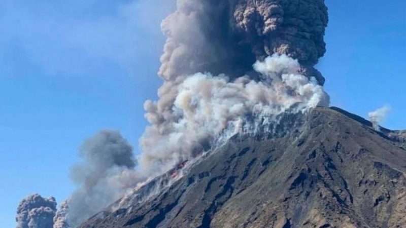 أندونيسيا .. ارتفاع حصيلة بركان “سيميرو” إلى 34 قتيلا و17 مفقودا