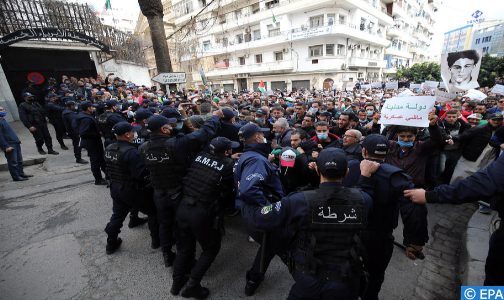 الجزائر : حزب سياسي معارض يحذر من أن يكون 2022 عاما قاتما