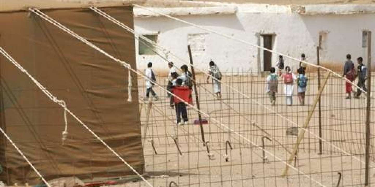 محتجزو مخيمات تندوف بالجزائر الممنوعون من حرية التنقل بدون ماء ولا كهرباء ولا طعام…