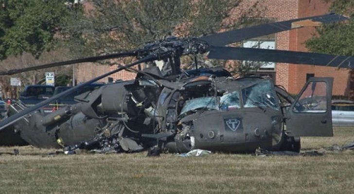 مقتل جندي أمريكي بعد تصادم بين طائرتي هليكوبتر