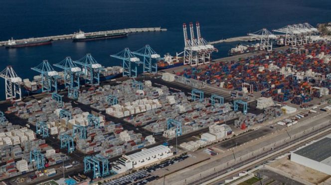 دراسة أمريكية تصنف ميناء طنجة المتوسط ضمن أفضل ثلاثة موانئ للحاويات الأكثر كفاءة في العالم