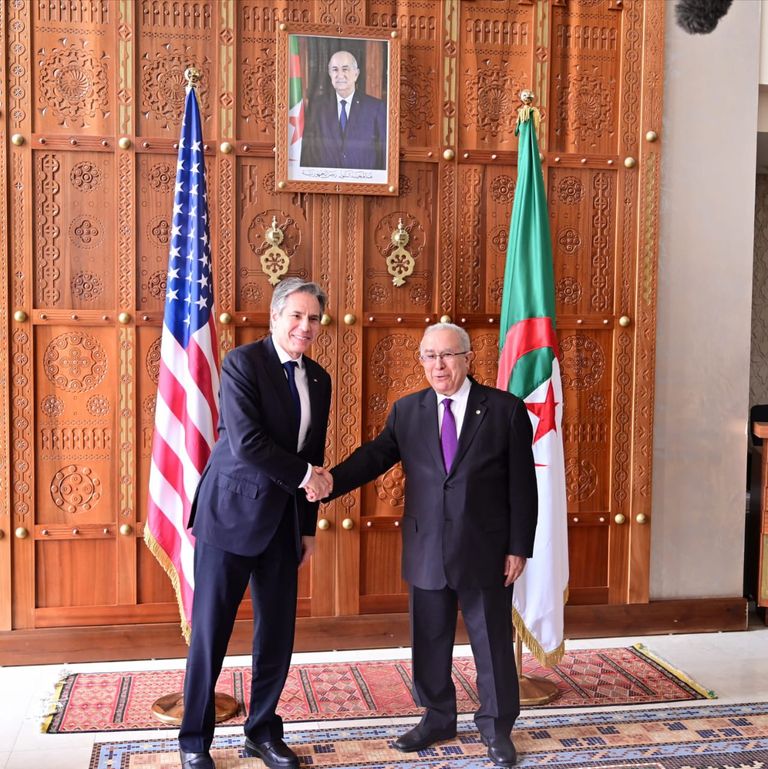 وزير خارجية أميركا في الجزائر لتوضيح خلاصات قمة “النقب”  الواجب اسْتيعابُها