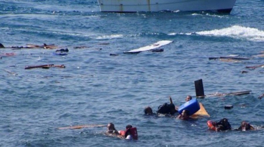 غرق أكثر من 90 مهاجرا  جراء انقلاب قارب قادم من ليبيا