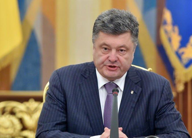 الرئيس الأوكراني السابق بورشنكو يغادر البلاد بعد منعه مرتين من اجتياز الحدود