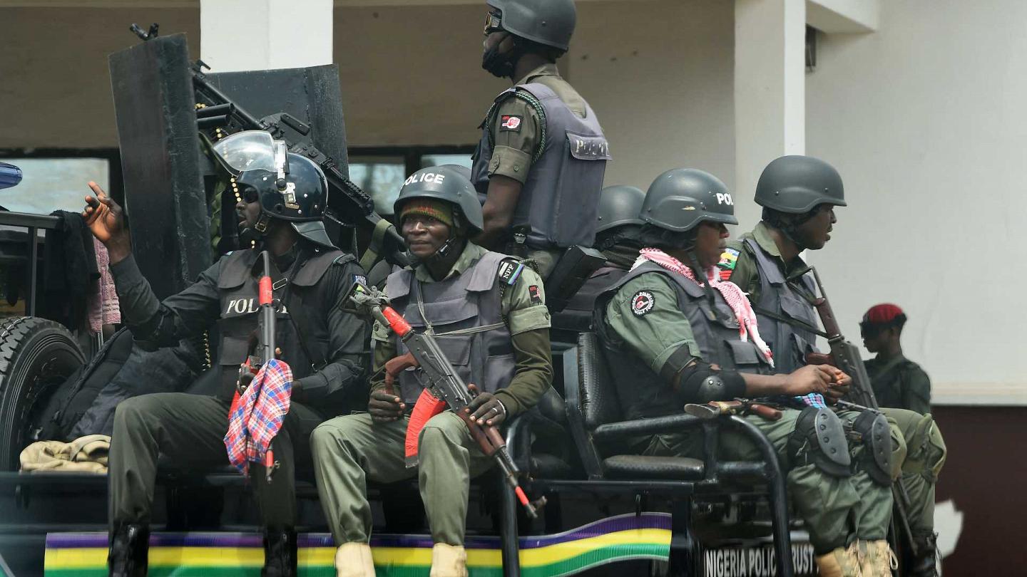 الشرطة النيجيرية تحرر عشرات الأشخاص من داخل كنيسة بعد أشهر من انتظار “المجيء الثاني للمسيح”
