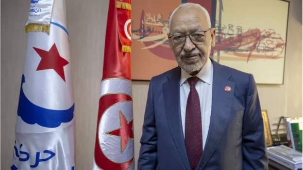 راشد الغنوشي يمثل أمام القضاء التونسي للتحقيق في تهم الإرهاب وتبييض الأموال