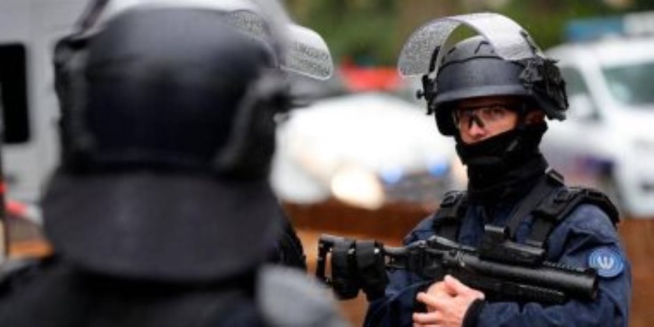 فرنسا.. ملثمون يهاجمون مركز شرطة في ضواحي باريس بالمولوتوف (فيديو)
