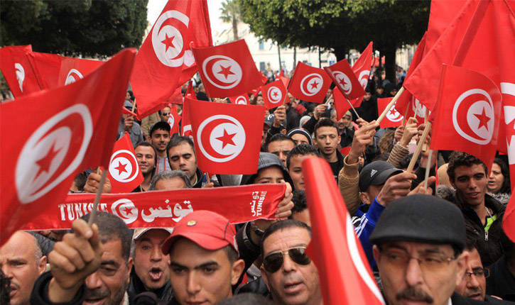 تونس: أزمة سياسية زاحفة قوية بسبب السياسة المتهورة ” للديكتاتور قيس بديع زمانه “