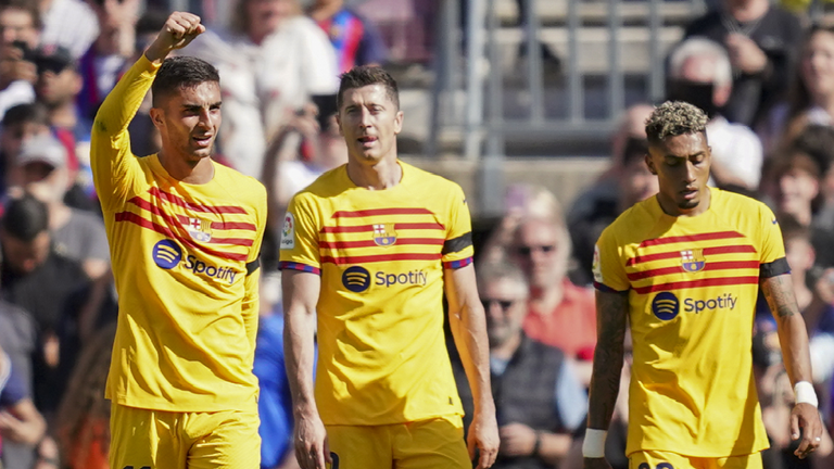 برشلونة يتغلب على أتلتيكو ويحكم قبضته على الصدارة