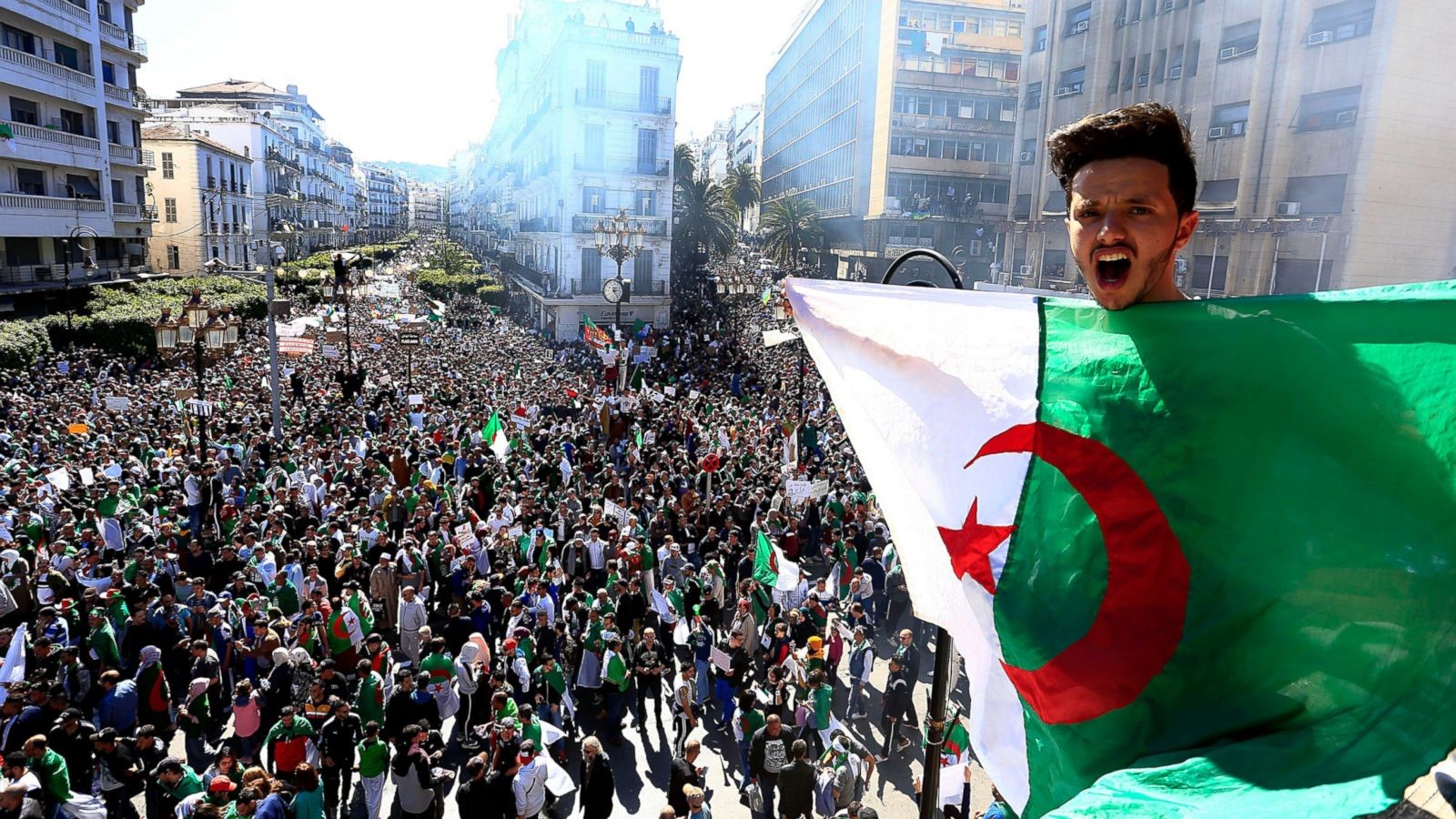 الجزائر: بداية العد العكسي لمحاسبة العصابة…!!