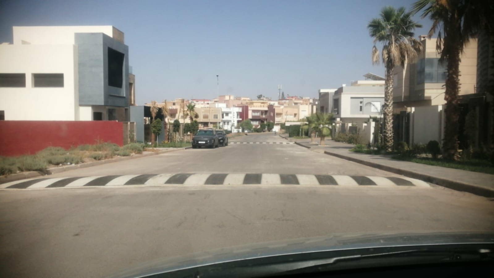 وجدة : “دودانات ” عشوائية والسلطات في دار غفلون