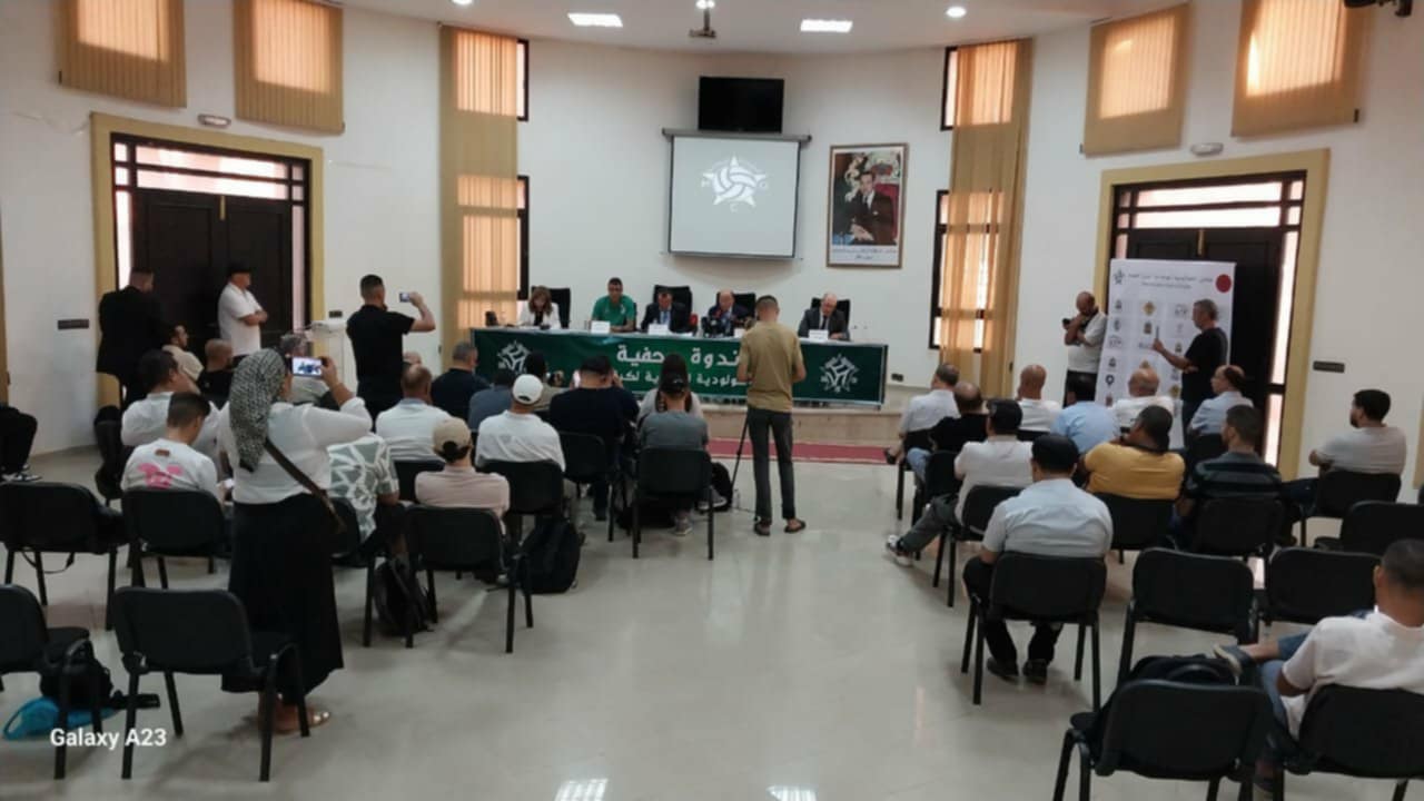 في الندوة الصحفية لمكتب نادي المولودية الوجدية..  خليل متحد: بفضل عزيمة أعضاء المكتب تمكنا من تجاوز جميع الصعاب