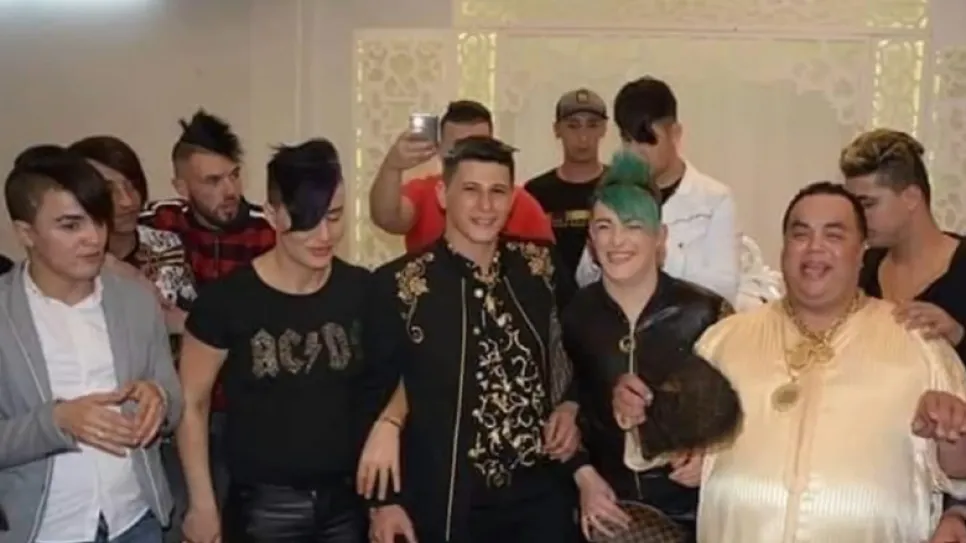 “مرسيليا” قبلة الجزائريين المتحولين جنسياً يتزوجون (مثلي بمثلية) للحصول على الجنسية ويواصلون حياة الذعارة بصفة عادية