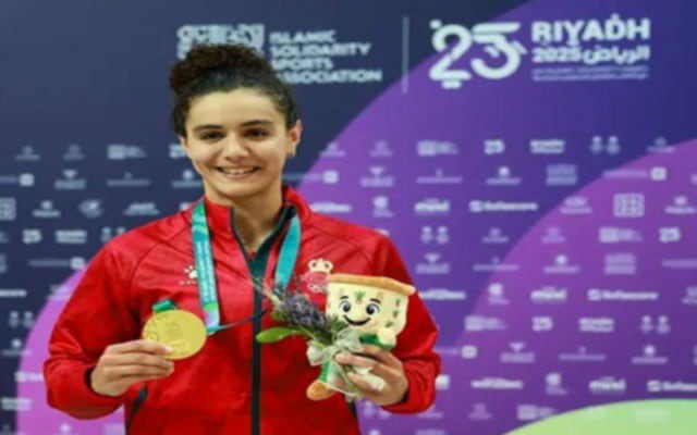 السباحة المغربية إيمان هدى البارودي تحرز على ذهبية بألعاب التضامن الإسلامي بالسعودية