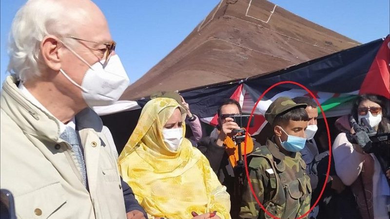 جريمة حرب: بوليساريو تستعرض أطفالا مجندين بمخيمات تندوف بالجزائر تدربوا على أيادي ضباط جزائريين في ثكناتهم