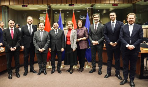 الاتحاد الأوروبي يتبنى موقفا مشتركا يعتبر أن “حكما ذاتيا حقيقيا قد يمثل أحد أكثر الحلول قابلية للتطبيق” للنزاع الإقليمي حول الصحراء المغربية