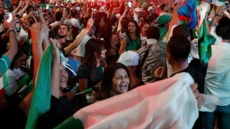 وزير الداخلية الفرنسي يحذر من شغب جمهور الجالية الجزائرية بعد مباراة الجزائر/نيجيريا في “كان” المغرب، كانت الهزيمة أو الانتصار