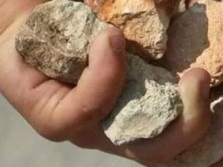 وجدة : تراشق بالحجارة يتسبب في تكسير زجاج سيارات