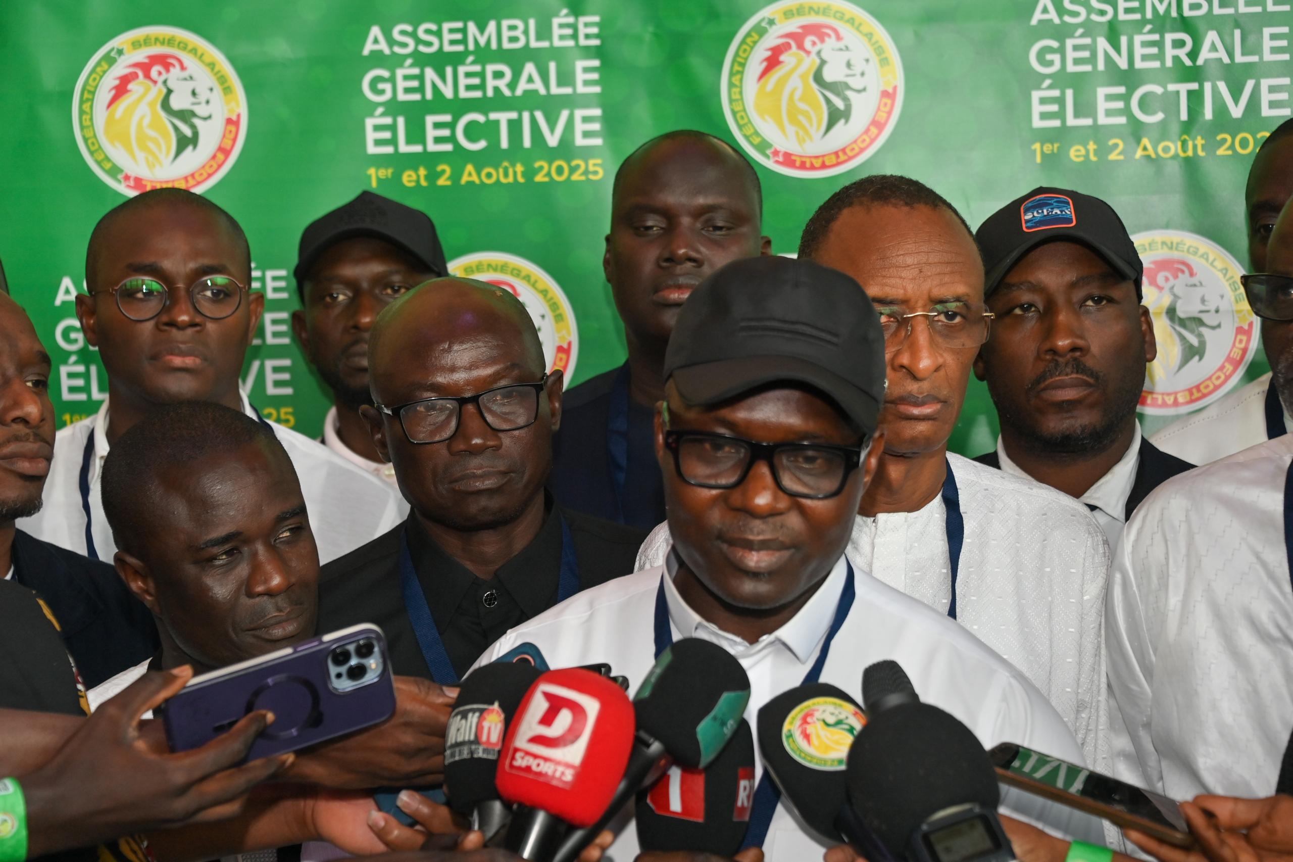 يتهمون غيرهم بما فيهم: الاتحاد السنغالي لكرة القدم أمام محكمة التحكيم الرياضية بتهم “شراء الذمم، والفساد، والاختلالات الخطيرة”