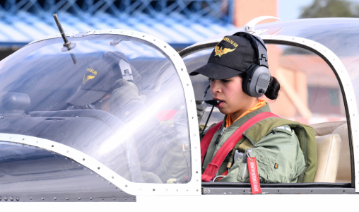 مراكش: ضابطات وطالبات بالمدرسة الملكية الجوية يحتفين بالتميز وخدمة الوطن