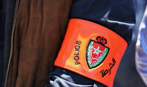 توقيف شخص للاشتباه في تورطه في ارتكاب جريمة السرقة المقرونة بالضرب والجرح المفضي للموت كان ضحيتها مواطن أجنبي