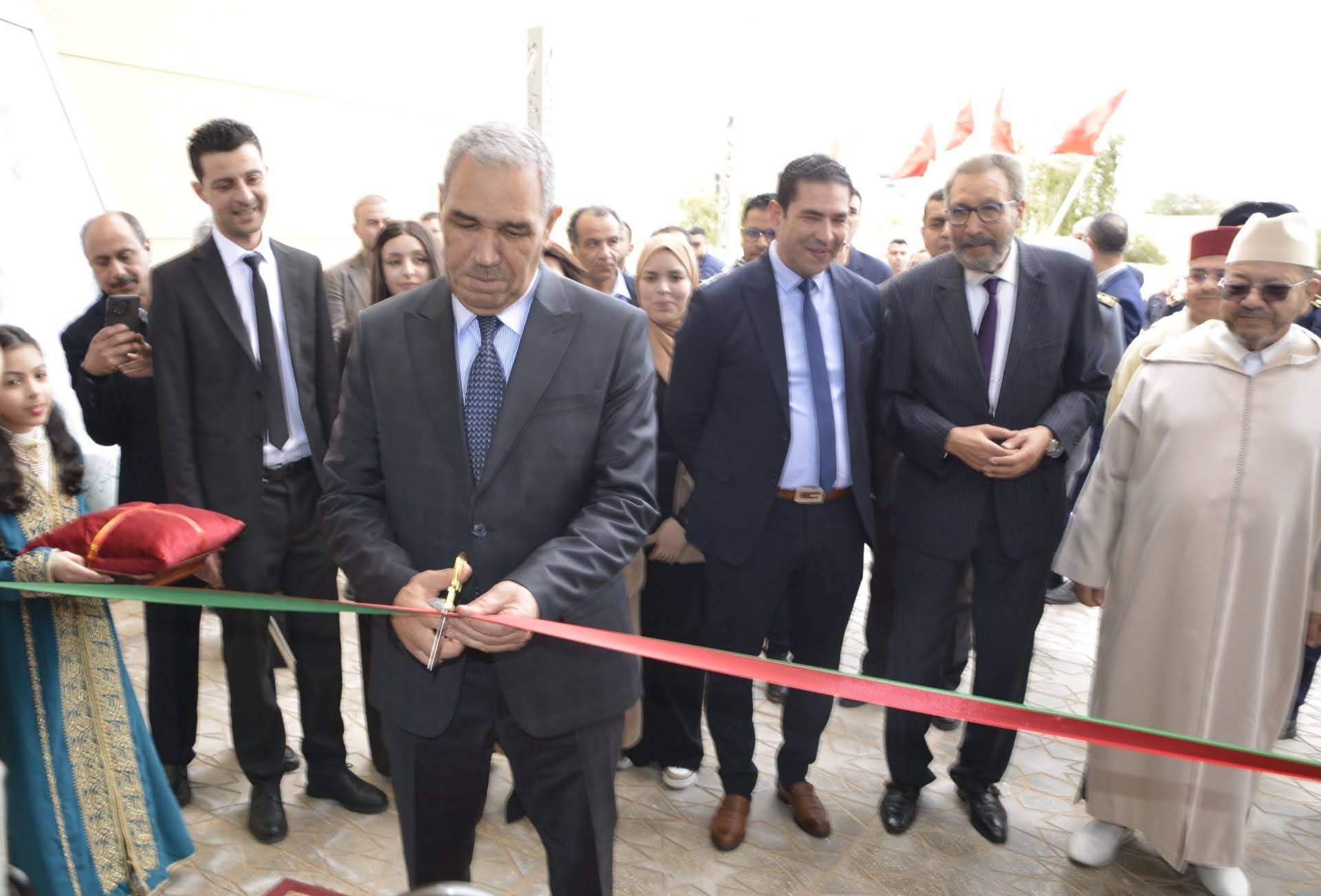 وجدة لا تزال “مظلمة”.. تعثر مشروع الإنارة يستمر رغم تغيير والي الجهة