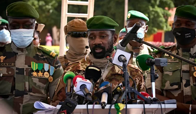 جيش دولة مالي يسحق ميليشيات أزوادية هاجمت ثكنات عسكرية، بدعم وتوجيه من النظام العسكري الجزائري، مباشرة بعد سحب سلطات مالي اعترافها بعصابة البوليساريو