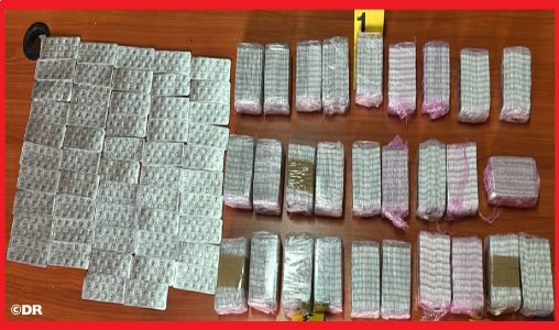 حجز 17 ألفا و586 قرصا مهلوسا وتوقيف أربعة أشخاص للاشتباه في تورطهم في حيازة وترويج المخدرات والمؤثرات العقلية