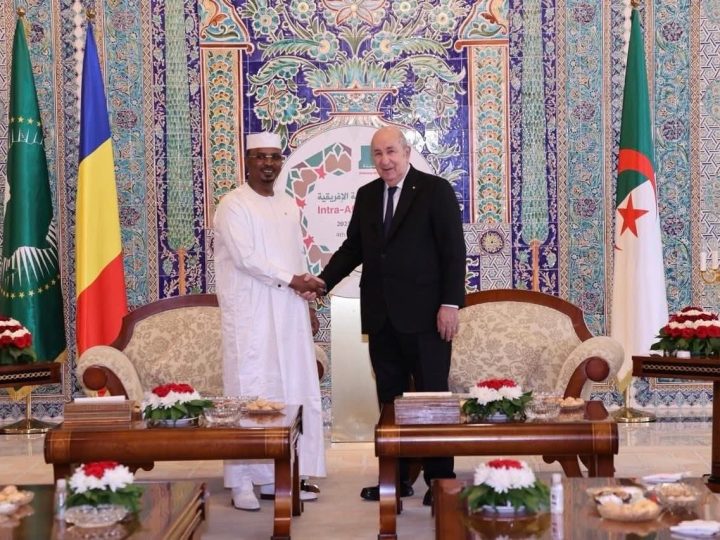 رئيس تشاد حليف إسرائيل وصديق حميم ل”نتانياهو” وله سفارة في تل أبيب يزور الجزائر ويستقبله الرئيس ” تبون”  بحفاوة بالغة النفاق رغم ادعائه بعدائه لإسرائيل ولحلفائها