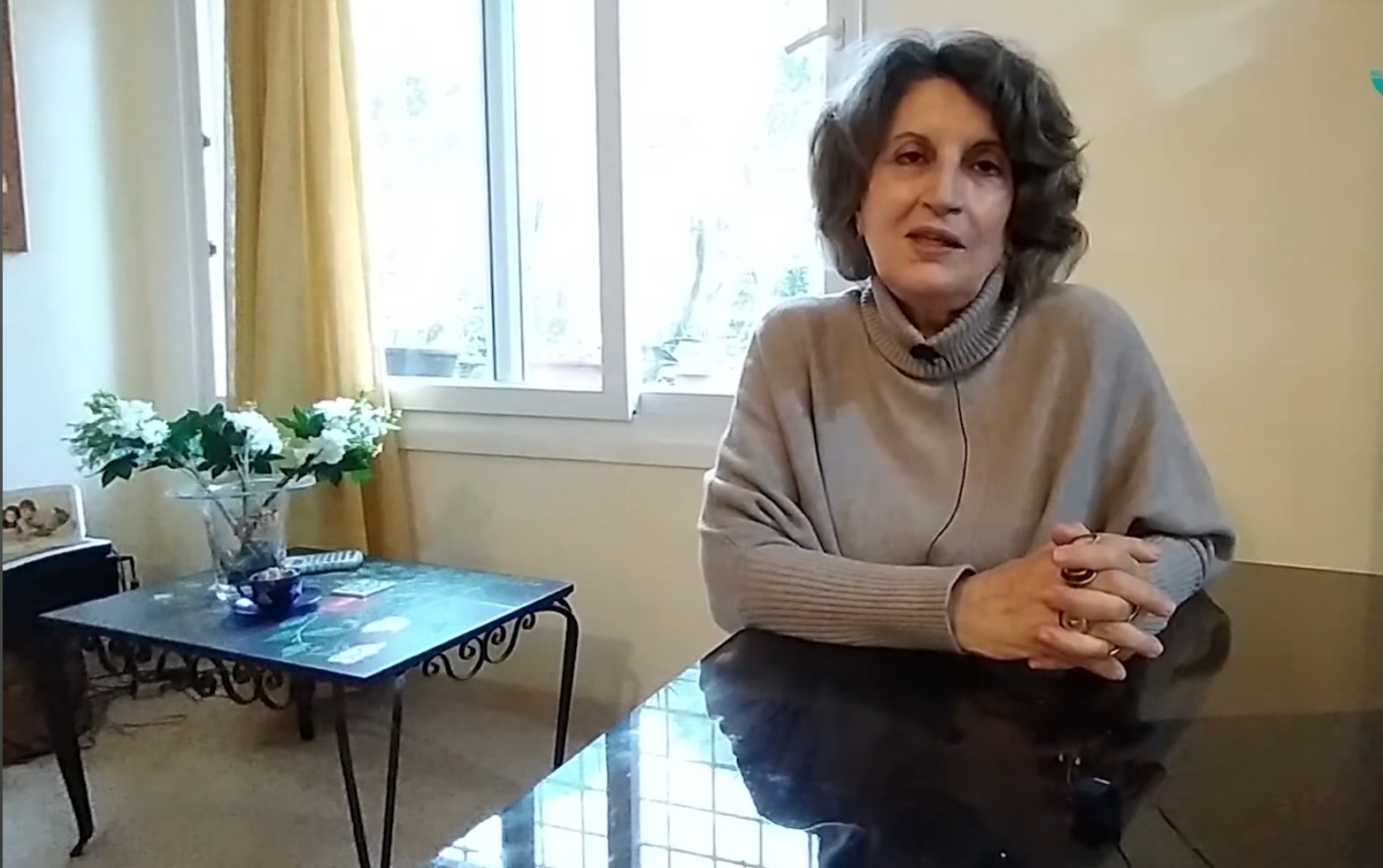 الجزائر: نظام العسكر المتسلط يمنع الأستاذة الباحثة فاطمة أوصديق بسبب كتابها “الهويات المتمرّدة: إعادة التفكير في تاريخنا” ويغلق المكتبة التي كانت ستحتضن أنشطتها