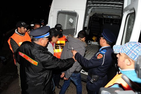 معلومات ” الديستي” توقع ب 5 اشخاص يشتبه تورطهم في قضية تتعلق بالنصب والاحتيال وانتحال صفات ينظمها القانون