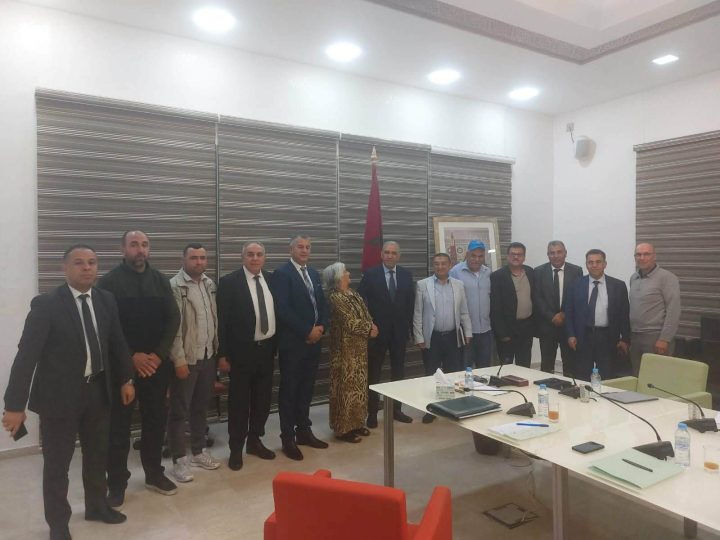 الوالي العطفاوي يستقبل نقابة عمال الطوبيسات لتدارس المشاكل