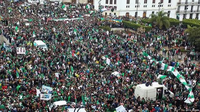 انتفاضة جديدة لإسقاط النظام الفاسد والرعب يجتاح عصابة قصر المرادية