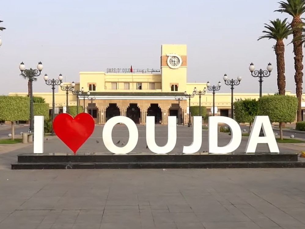 المواطن في وجدة اصبح يتبنى سلوكات السياسيين، يعطي الوعود لجميع المرشحين ولكن ” اللي فراس الجمل فراس الجمالة “