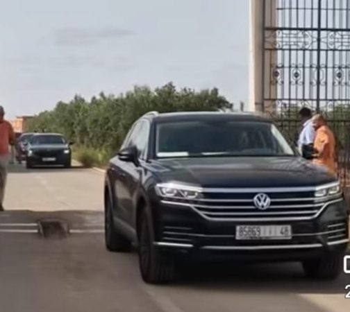 استغلال سيارة مجلس جهة الشرق في نشاط “البام” ببركان يثير جدلا واسعا